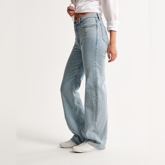 Abercrombie and Fitch 90s relaxed wide leg jean high-rise in light wash 26 / 2L - Picture 11 of 14